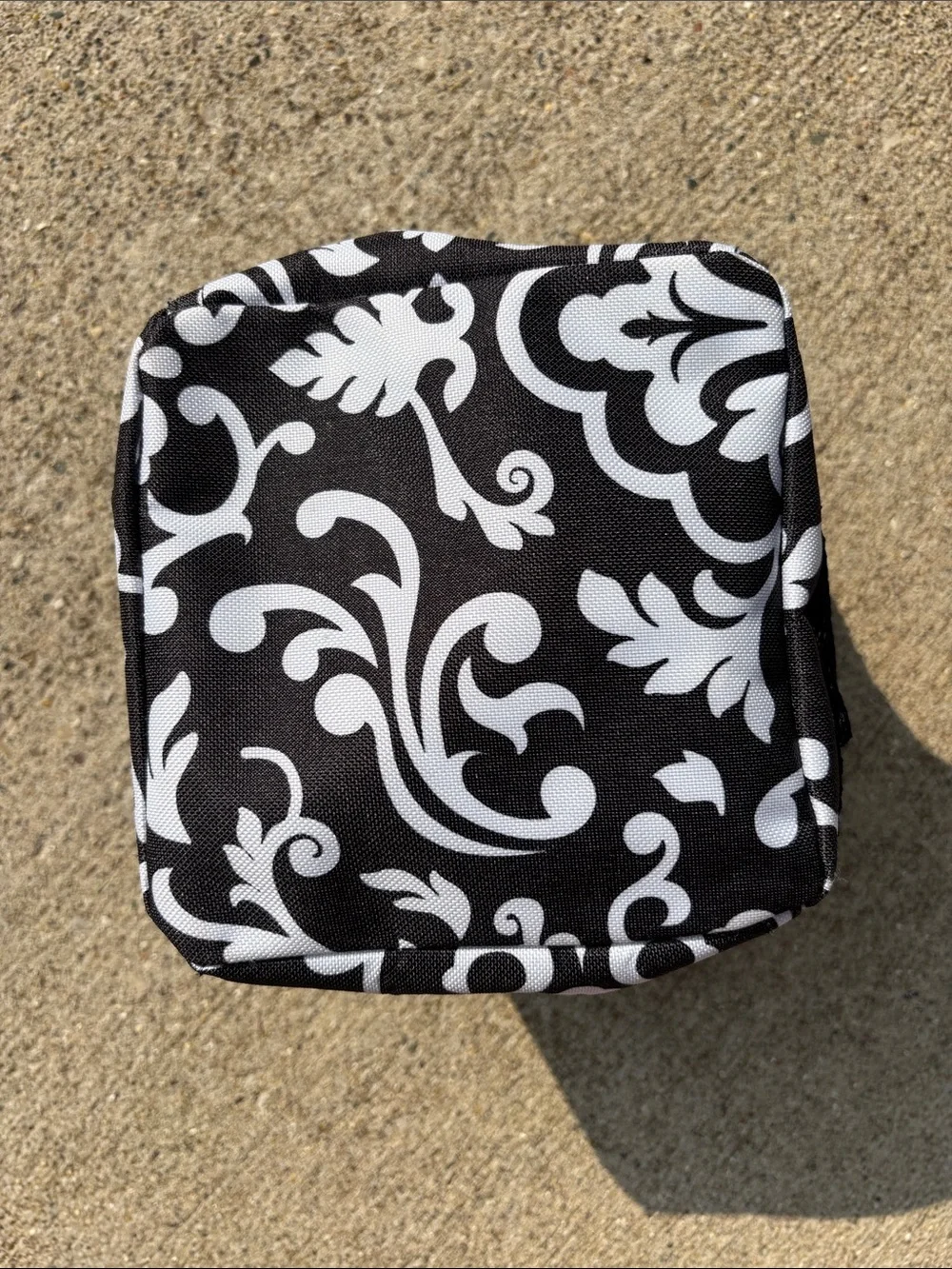 thirty-one Black & White Scroll Tote
